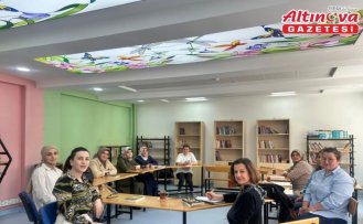 Turhal'da öğretmenler ve veliler kitap okuma etkinliğine katıldı