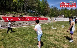 Düzce'de doğal oluşumlarıyla ünlü Sarıkaya Mağarası'nda gençlik festivali başladı