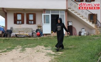 Ölen eşinin görevini 54 köyü bulunan ilçenin ilk kadın muhtarı olarak sürdürecek