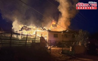 Tokat'ta çıkan yangında bir ev ve ahır kullanılamaz hale geldi