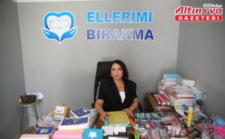 Ordu'da muhtardan ihtiyaç sahibi ailelerin çocuklarına kırtasiye desteği