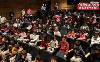 Bayburt'ta kırsalda yaşayan öğrenciler sinema keyfi yaşadı