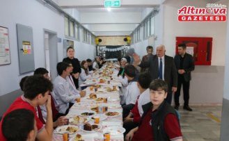 Of Milli Eğitim Müdürü Kabahasanoğlu öğrenciler ve aileleriyle bir araya geldi