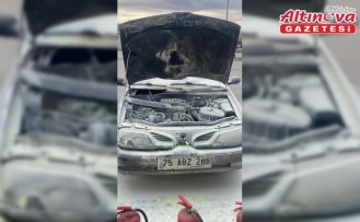 Tosya'da yanan otomobil zarar gördü