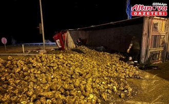 Çorum'da tırla otomobilin çarpıştığı kazada 3 kişi yaralandı