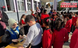 Samsun'da genç gönüllülerden köy okuluna ziyaret