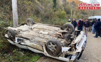 Alaçam'da devrilen otomobildeki 1 kişi öldü, 4 kişi yaralandı