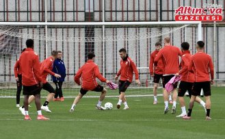 Samsunspor, Konferans Ligi'nde yarın AEK'yı konuk edecek