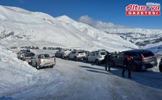 Artvin'de çığ altında kalan çobanı arama çalışmalarına yeniden başlandı