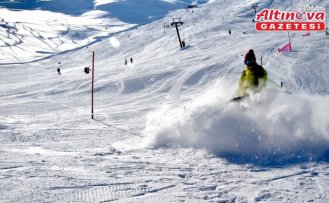 Bitlis'te “Snowboard, Alp Disiplini ve Kuzey Disiplini İl Birinciliği Yarışmaları“ yapıldı
