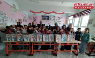 Ladik ilçesinde 2 bin 400 öğrenci karne alarak yarıyıl tatiline girdi