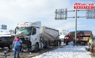 Samsun'da tır ile kamyon çarpıştı, 2 kişi yaralandı