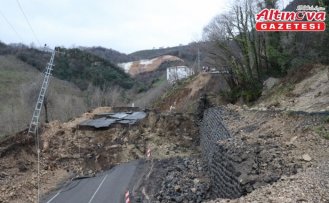 Ordu'da heyelan nedeniyle Ünye-Akkuş yolu ulaşıma kapandı
