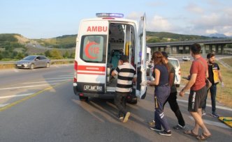 Sinop'ta bariyere çarpan otomobildeki 5 kişi yaralandı