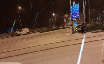 Alaçam'da kar yağışı etkili oluyor