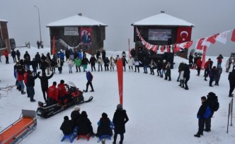Gümüşhane'de “Zigana Dağı Kış Gençlik ve Spor Şenliği“ düzenlendi