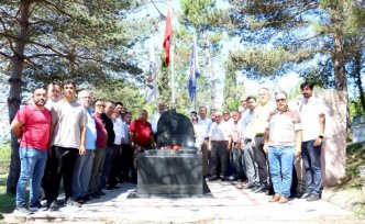 Şemsi Denizer Zonguldak'taki mezarı başında anıldı