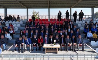 Çorum'da Cumhuriyet Bayramı'nda öğrenciler “Ay-yıldız koreografisi“ yaptı