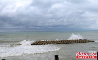 Akçakoca'da kuvvetli rüzgar etkili oluyor