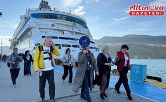 Rusya'dan 1015 kruvaziyer yolcusu Amasra'ya geldi