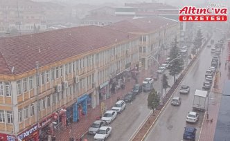 Tokat'ta kar yağışı etkili oluyor