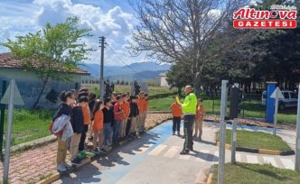 Almus'ta öğrencilere trafik eğitimi verildi