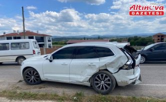 Kastamonu'da ambulansla cipin çarpıştığı kazada 4 kişi yaralandı