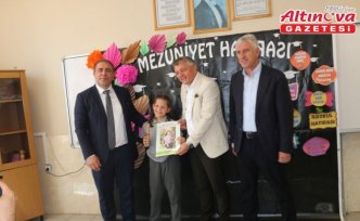 Of'ta öğrenciler karne sevinci yaşadı
