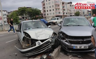 Ordu'da iki otomobilin çarpıştığı kazada 7 kişi yaralandı