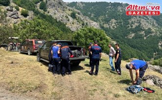 Tokat'ta kayalıklarda mahsur kalan keçileri AFAD ve itfaiye ekipleri kurtardı