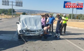 Amasya'da hafif ticari araç ile otomobilin çarpıştığı kazada 6 kişi yaralandı