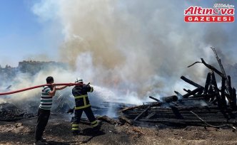 Amasya'da kereste deposunda çıkan yangına müdahale ediliyor