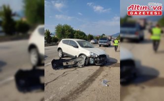 Giresun'da minibüs ile otomobilin çarpıştığı kazada 13 kişi yaralandı