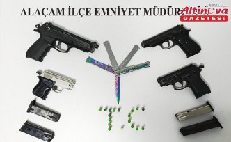 Alaçam'da evinde ruhsatsız 4 tabanca bulunan zanlı yakalandı