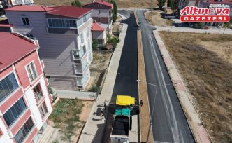 Bayburt Belediyesi'nin asfalt ve kaldırım yenileme çalışmaları devam ediyor