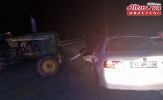Karabük'te otomobille traktörün çarpıştığı kazada 4 kişi yaralandı
