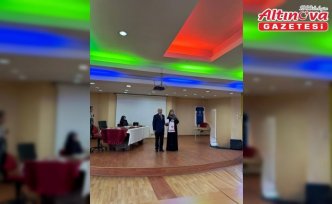 Ladik'te kız Kur'an kursu öğrencisi hafızlık yarışmasında birinci oldu