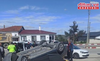 Samsun'da devrilen otomobildeki 3 kişi yaralandı