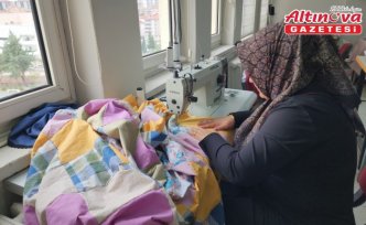 Amasya'da kadınlar Filistinliler için battaniye ve kışlık kıyafet üretiyor