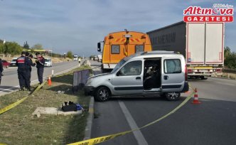 Amasya'da kamyonla çarpışan hafif ticari araçtaki 4 kişi öldü