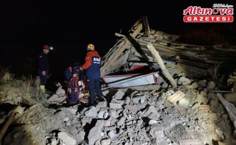 Çorum'da iki katlı metruk bina çöktü