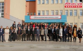 Çorum'da şehit öğretmen Aybüke Yalçın anısına resim sergisi düzenlendi