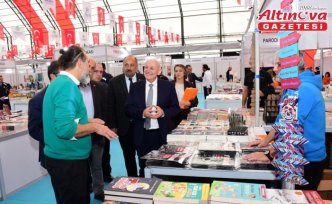 Cumhuriyetin Işığında 2. Terme Kitap Günleri kapılarını açtı