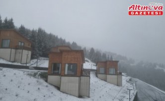 Giresun'da Kümbet Yaylası'na kar yağdı