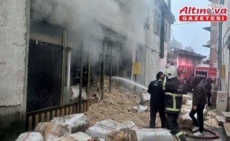 Gölköy'de depoda çıkan yangın söndürüldü