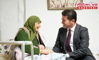 Ortahisar Belediye Başkanı Kaya'dan evi onarılan yaşlı kadına ziyaret