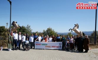 Özel gereksinimli bireyler “Sen De Gel“ projesi sayesinde atlı terapiyle buluştu