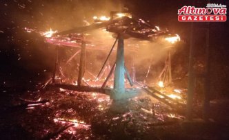 Terme'de ambarda çıkan yangın söndürüldü