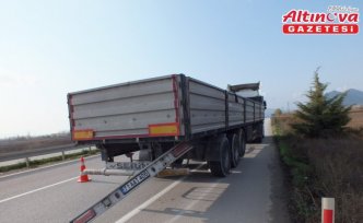 Tokat'ta otomobil ile tırın çarpıştığı kazada 2 kişi yaralandı