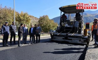 Vali Ergün, Ardanuç-Ardahan karayolundaki asfaltlama çalışmalarını inceledi